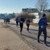 Hier war Puste gefragt. Beim ersten Eurasburger Silvesterlauf ging es bergauf und bergab. 2,2 Kilometer lang war die Strecke, die es mindestens einmal zu absolvieren galt. Wer wollte, konnte auch über 4,4 Kilometer oder 8,8 Kilometer starten.