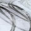 Winterliches Wetter mit Schnee, Frost und Glätte erwartet der Deutsche Wetterdienst für das Wochenende in Hessen. Auf den Straßen kann es stellenweise gefährlich glatt werden. (Symbolbild)