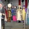 Sechs Sternsinger waren mit Pfarrer Bernd Leumann (rechts) zum  Neujahrsemfpang der Stadt ins Rathaus gekommen. Sie überbrachten ihre Segenswünsche uns sammelten Spenden für Kinder in aller Welt.  - 