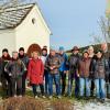 18 Wanderer der DJK Stotzard gingen quer durch den Wald zum Grubethaus.