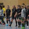 Optimistisch gegen die Fußball-Frauen des SC Biberbach um Trainerin Lisa Seidler (links) in die Endrunde der schwäbischen Meisterschaft.