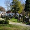 Auf dem Krumbacher Westfriedhof wie auf dem Ostfriedhof können Toiletten vorerst nur eingeschränkt genutzt werden.