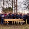 Die Liedertafel startete ihre Drei-Königs-Wanderung mit einem Ständchen an der neuen Parkbank