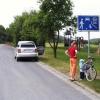 Der Eselsweg in Strahlungen wird von Ortskundigen derzeit gerne als Ausweichstrecke für die gesperrte Ortsdurchfahrt genutzt. Obwohl verkehrsberuhigter Bereich halten sich viele Autofahrer nicht an die damit verbundene Geschwindigkeitsbeschränkung, die dem Schutz der Kinder am Spielplatz dient.