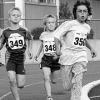 
800-Meter-Lauf der Schüler D mit (von links) Felix Raab (TV Bad
Brückenau), Jonas Geiger (Brendlorenzen) und Janci Keß (TSV Bad Kissingen).
