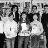 Die Sieger des Vorlesewettbewerbes der 6. Klassen am Marktheidenfelder
Gymnasium mit den betreuenden Lehrern und der Jury. Hinten von links:
Oberstudienrätin Monika Herzog, Vorjahressiegerin Lisa Hummel, Aline
Ziemann-Heusler, Ursula Langefeld, Georg Grün (SMV), Birgit Albert, Horst
Köhler. Vorne: Vanessa Zipperich (zweite Siegerin), Lisa Henning (erste
Siegerin), Isabel Hecker (dritte Siegerin).