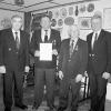 Ehrungen bei der Krieger- und Soldatenkameradschaft Frankenbrunn. Von
links: Stellvertretender Vorsitzender Alfred Möhres, Helmut Reuß, Otto
Seufert und Vorsitzender Edwin Meder.