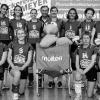 Neuer Meister der Frauen-Bayernliga - die DJK Karbach: (vorne von links) Johanna Freund, Nadja Machmerth, das namenlose Mannschafts-Maskottchen
der Gattung Moorhuhn, Beata Nolte, Katharina Fischer, (hinten von links) Jutta Fischer, Sina Cyliax, Hannah Genheimer, Stefanie Öhrlein, Trainer Harald
Freund, Celine Rausch, Andrea Kaiser, Dorothea Spitzner und Katharina Mühlfeld. Es fehlt Co-Trainerin Daniela Freund.