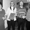 Dora Hömerlein (links) wurde von MdB Susanne Kastner für 40 Jahre
Mitgliedschaft geehrt. Karl-Heinz Kriegsmann erhielt aus den Händen der
Ortsvorsitzenden Claudia Hempfling (rechts) die Urkunde für 25 Jahre
Mitgliedschaft in der SPD.