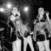 Schwedische Kugellager: Ähnlich hübsch verpackt wie die
Original-Sängerinnen waren Barbara Vorbeck und Rike Boomgaarden von "Abbafever".
Die ließen in der Stadthalle die ach so süßen 70er Jahre wieder
auferstehen.