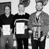 Beim Ortsvereinsschießen in Obersinn belegte die Mannschaft der "Hütten
Karta" den ersten Platz und holte sich den Wanderpokal des
Schützenvereins (von links): Schützenmeister Stefan Alsheimer, Wolfgang Wissinger
(Blue Birds), Theo Preisendörfer (Gesangverein), Andreas Biemüller
(Hütten Karta) sowie die "Volkskönigin" Karin Klein.