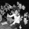 Fleißig geübt und fast perfekt: Die Jugendgarde des RFK legt gerade mit ihren Trainerinnen Feli Gleiß (rechts) und Stephanie Hahne und der
Betreuerin Michaela Welzenbach eine Pause ein, bevor letzte Schrittfolgen geübt werden.