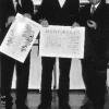 Die Meisterprüfung als Metzger legte Daniel Haub ab. Im Bild von links
der Hauptgesellschafter der 1. Bayerischen Fleischerschule, Herbert Huber,
Daniel Haub und Toni Hinterdobler von der Handwerkskammer.