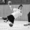 Die C-Jugend des HSC Bad Neustadt zählt nach wie vor zur Spitzengruppe in der Bayernliga Nord. Beim 32:14-Erfolg über Erlangen steuerte Marcel
Mecky (am Ball) drei Treffer bei.
