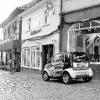 Darf mit Genehmigung der Stadt zu bestimmten Zeiten vor dem Lokal
stehen: das Pizza-Auto der Lohrer Gaststätte "La Bruschetta". Die meisten
Lohrer Wirte fühlen sich dadurch nicht benachteiligt.