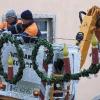 Montage der Weihnachtsbeleuchtung fast fertig