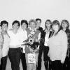 Sonnenblumen für die Sonnenblume: Helga Bauer, Leiterin des Kindergartens Dreieinigkeit, ist seit 25 Jahren im
Dienst. Im Bild von links: Deniz Coskun, Sabine Knieriem, Christine Kehlein, Elke Bauer (alle Mitglieder des
Elternbeirats), Helga Bauer, Sandy Hofmann (vom Elternbeirat), Christiane Leclair, Kindergartenfachberaterin, Eva Loos
(Pfarrerin), Kathi Petersen (Vorsitzende der Mitarbeitervertretung), Nikolaus Schneider (vom Elternbeirat),
Siegbert Seeber (Vertrauensmann des Kirchenvorstands).