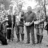 Die erfolgreichsten Sportangler des Dettelbacher Vereins durften nach dem Königsangeln Pokale und Präsente entgegen nehmen (von links): Thomas Back (5. Platz), Karlheinz Scholz (2.), Dominik Wirth (Jugendkönig), dahinter Vorsitzender Karlheinz Reinlein, Klaus Krissmer (Anglerkönig), Georg Hartmann (4.), Josef Ernst (3.) und Stefan Frees (Raubfischpokal).
