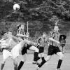 Keinen Sieger gab es in der Kreisklassen-Partie zwischen Partenstein und dem FC Helmstadt. Hier streiten sich
Heiko Imhof (Partenstein), und Helmstadts Michael Martin um den Ball.