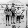 Siegerehrung I bei der bayerischen Radrenn-Straßenmeisterschaft: die
U-19-Fahrer (von links) Thomas Schlereth (RV Sturmvogel München),
Emanuel Hoffmann (RSC GAT Kempten) und Felix Wachter (RV 89
Schweinfurt).