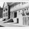 Eine historische Ansicht der Fassade des Schuhhauses Schäflein, an die sich
wohl nur noch wenige Rhöner erinnern werden.
