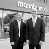 "Mannl  +  Hauck", das Sanitätshaus und Fachgeschäft für Orthopädie-, Reha- und Orthopädieschuhtechnik, hat ein neues Firmengebäude in der Ohmstraße in Haßfurt eröffnet. Unser Bild zeigt Udo Mannl und Uwe Hauck.