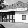 Nicht eröffnen durfte im Mai dieser
Laden in der Zellinger
Brückenstraße. Edeka Nordbayern
untersagte dies der neuen Eigentümerin
Gisela Goldstein per einstweiliger
Verfügung. Die Verhandlung am
Amtsgericht Würzburg ist für den 9.
August anberaumt.
