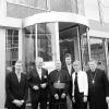 Die neuen Räume der Siemens-Niederlassung in der Schweinfurter Straße
wurden am Freitag eingeweiht. Im Bild: (von links) Josef Winter und
Wolfgang Schleemilch von Siemens Deutschland und Nordbayern, Bischof
Hofmann, Niederlassungsleiter Michael Gauschinski, Oberbürgermeisterin Pia
Beckmann und Regionalbischof Helmut Völkel.