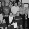 Die Spielführer der erfolgreichen Mannschaften stellten sich bei der Sportlerehrung der Marktgemeinde
Oberschwarzach zum Pressefoto. Im Bild (von links): Andreas Goldstein (2. Mannschaft SG
Oberschwarzach-Wiebelsberg), Dieter Biegner (2. Mannschaft DJK Siegendorf), Michael Schutzbier und Jürgen Brehm (1. Mannschaft SG
Oberschwarzach-Wiebelsberg), Arthur Mayer (2. Mannschaft SG Oberschwarzach-Wiebelsberg), Dieter
Hasselmeier (Abteilungsleiter) sowie Bürgermeister Josef Radler. Vorne: Felix Wilms (F Jugend Oberschwarzach), Julian
Plener (Handball) und Simon Plener (Basketball).
