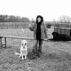 Mit Sira, einer Golden Retriever-Hündin (links), und Aimee, einer Flat Coated Retriever-Dame (rechts), ist Hunde-Ausbilderin Martina Weltner auf
Turnieren sehr erfolgreich. Ihr Hobby hat die Albertshöferin jetzt mit der Anlage einer Welpenschule ausgebaut.
