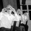 Augen geradeaus: Die "Buschtrommel" alias (von links) Jörg Fabrizius,
Ludger Wilhelm und Andreas Breeing hatte in der Disharmonie den
satirischen Durchblick.