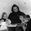 Natürlich gehört auch Vorlesen vor dem zu Bett gehen zum Service bei Alexandra Blümleins Kinderbetreuung.