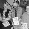Vorsitzender Otto Neuf (links) und sein Stellvertreter Lothar Stine (rechts) ernannten Konrad Götz, Erwin Glatz,
Peter Lindenmeyer und Heinrich Muthig zu Ehrenmitgliedern des ASV Burgsinn.
