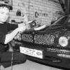 Nils Kaufmann ist Doktor Lack: Bei Hausbesuchen und in seiner Autoklinik werden hässliche Lackkratzer genauso wie Steinschläge und Brandlöcher
wegoperiert.
