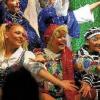 Alles nur Tri-, Tra-, Trallala? Von wegen: Der Schautanz der Stadtgarde trotzte beim Kasperletheater der teuflischen Bedrohung durch Drogen: Ab damit
in die Spülung!