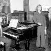 Einen glanzvollen Liederabend auf Schloss Walkershofen bei Uffenheim boten die Mezzosopranistin Michaela Schuster und der Pianist Markus
Schlemmer. Eingeladen hatte der neue Hausherr auf Walkershofen, Michael Graf Neidhardt von Gneisenau (rechts).