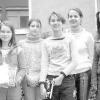 Im Bild die Lehrkräfte Michaela Goldhammer und Miriam Feilner sowie die Siegerinnen des Lesewettbewerbes
Luisa Ziegler (6a), Melissa Heurung (6b), Vanessa Holzmann (6c) und Schulleiter Wolfgang Klose.