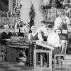 Rhöner Stubenmusik spielte die Gruppe "Schubert's Stubenmusik": Christoph Liebelt (Zither), Katrin Schubert
(Geige/Flöte), Ingrid Schubert (Zither), Simon Schubert (Gitarre), Kilian Schubert (Hackbrett) und Dr. Wilhelm
Schubert (Kontrabass).
