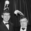 Noch mit geliehener Kopfbedeckung präsentierten sich der erste
Sitzungspräsident des Mühlbacher Carneval Verein "Die Schwalbenschwänze",
Michael Hombach (links), sowie der erste Gesellschaftspräsident Franz Forster
(rechts).
