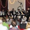 Akkordeonmusik von Klassik bis zur gehobenen Unterhaltungsmusik, teilweise in eigenen Arrangements,
präsentierte das Akkordeon-Ensemble der Musikschule Karlstadt unter der Leitung von Hauke Seifert (rechts) bei der
Veranstaltung "MusikKunst" in der Synagoge Wiesenfeld.