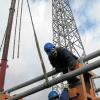 Eine rekordverdächtige Höhe erreicht der neue Handymast im Lager Hammelburg.