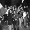 Neben den Spielern hatten sich am Samstag Abend auch zahlreiche Fans am Volkacher Rathaus eingefunden und
begossen die vier Meistertitel der Handballer. Eine Fahrt durch die Stadt im offenen Cabrio und die Überreichung
der Meistertrikots durch Bürgermeister Peter Kornell kurbelten die Stimmung weiter an.