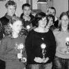 Sascha Zügner (links), Vorsitzender des STC Rieneck, ehrte im Tennisheim die Sieger und Gewinner der Pokale bei
der Vereinsmeisterschaften 2005.