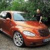 Thomas Beringer aus Gerolzhofen organisiert das größte Tuningtreffen für
Chrysler-, Jeep- sowie Dodge-Fahrzeuge in Europa. Es findet am Samstag
in Bamberg statt. Das Bild zeigt Thomas Beringer mit seinem Chrysler
Streetcruiser II. Von dem Sondermodell wurden nur 250 Stück in ganz
Europa verkauft.