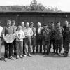 Zweiter Bürgermeister Stefan Seufert gratulierte den Siegern (von links)
Lothar Fünkner (Gesamtsieger des Bürgermeister-Pokals), Manuel Glöckner
(Sieger bei den militärischen Gästen und Gewinner des
Oberst-Knoche-Pokals), Maren Noack (Damenpokal), Michael Ziegler (zivile Gäste), Detlef
Eigen (Reservisten) und André Günther (Altbürgermeister-Fell-Pokal).
Hierzu gratulierten auch Altbürgermeister Karl Fell.