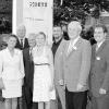 Am Wochenende feierte die Firma Betz, Marktheidenfeld, ihr 25-jähriges
Bestehen. Über das Jubiläum freuten sich (von links): Luise Betz,
Bürgermeister Dr. Leonhard Scherg, Ludwig Betz, Jasmin Kittner, Thomas Kittner,
Landrat Armin Grein, Oliver Freitag von der IHK.