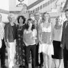 Bei der Entlassfeier der Absolventen an der Hauptschule Ostheim wurden Nadine Becker (Vierte von links) und
Melanie Link (Dritte von rechts) als die Besten des Jahrgangs ausgezeichnet. Ihnen gratulierten (von links)
Bürgermeister Adolf Büttner, Klassenleiterin Birgitta Stumpf, Pfarrerin Irene Konrad, Gerhard Schnupp und Daniela
Weigand von der VR-Bank Rhön-Grabfeld sowie Schulrektor Alois Haid.