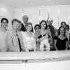 Das Team der Praxisgemeinschaft im neuen Ärztehaus der Klinik Uffenheim mit den beiden Chefs im Hintergrund, links Wolfgang Reichel, rechts Dr.
Rainer Dehner.
