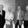 Die Alten gehen, die Jungen kommen: Franz Hoheisel (2. Vorsitzender),
Otto Rüger (Ehrenmitglied), der neue Vorsitzende des Vereins
Kolpinghaus, Jochen Karrlein, und sein Vorgänger, Präses Roland Breitenbach.