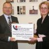 Alfred Schulz, Geschäftsführer des BFW Würzburg, freut sich mit Daniela Reinhardt über die neue Geschäftsstelle Hannover, die am Großen Hillen eröffnete. Niedersächsische Blinde und Sehbehinderte erhalten dort ab sofort neue berufliche Perspektiven.